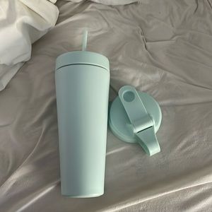 HydroJug stainless steel Hydroshkr in pretty blue color